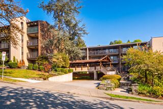 Barclay Woods: 307 - 9857 Manchester Drive