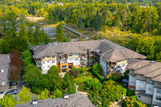 Tideo: 204 - 300 Klahanie Drive