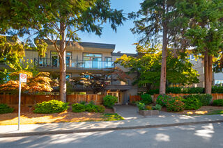 Kitsilano Point: 106 - 1450 Laburnum Street