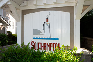 Southampton: 3058 East Kent Avenue South