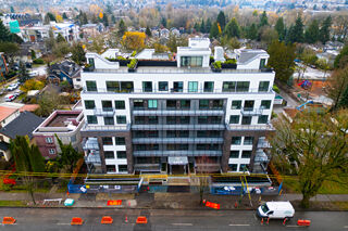 Linx: 606 - 2268 East Broadway