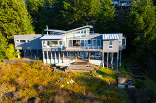 1670 Whitesails Drive