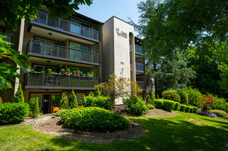 Barclay Woods: 307 - 9857 Manchester Drive