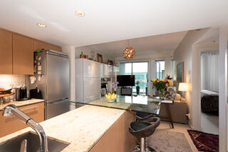 Crossroads: 804 - 522 West 8th Avenue