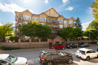 Casa Verona: 101 - 20286 53A Avenue