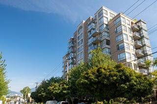 402 - 2288 Pine Street