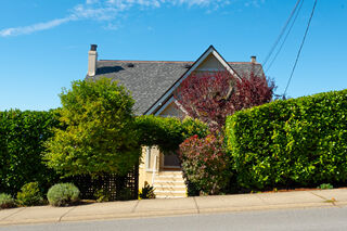1104 Esquimalt Avenue