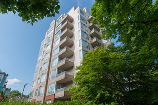 401 - 1566 West 13th Avenue