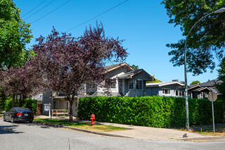 3494 Laurel Street