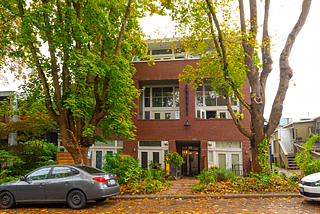 206 - 980 West 22nd Avenue