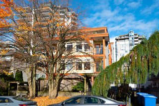 Monticello: 304 - 152 East 12th Street