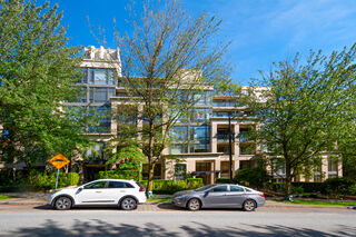 501 - 9370 University Crescent