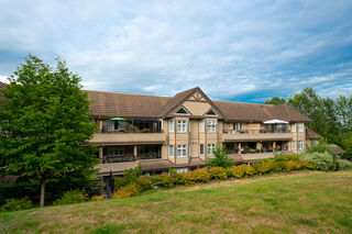 Shoreline Villa: 407 - 160 Shoreline Circle